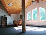 Upstairs common area in the back of the Tabby Mountain Lodge.